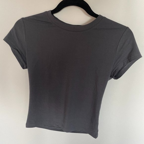 Sarahs Day x White Fox Boutique Hilton Baby Tee Size Small - Picture 1 of 4